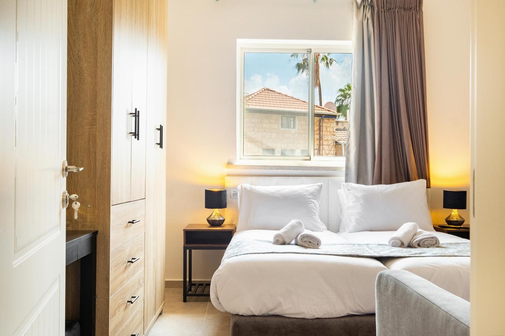 3Bdrgerman Colony Apartment Baitulmaqdis Luaran gambar